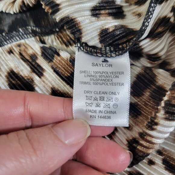 Saylor Emerson Leopard Animal Print Long Sleeve Ribbed Open Back Dress Medium - Picture 6 of 15